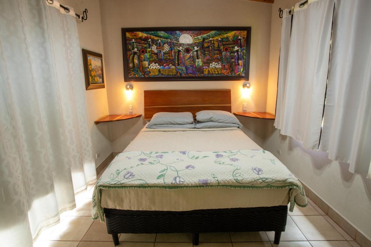 Lake Front Retreat At Los Elementos Santa Cruz La Laguna Εξωτερικό φωτογραφία